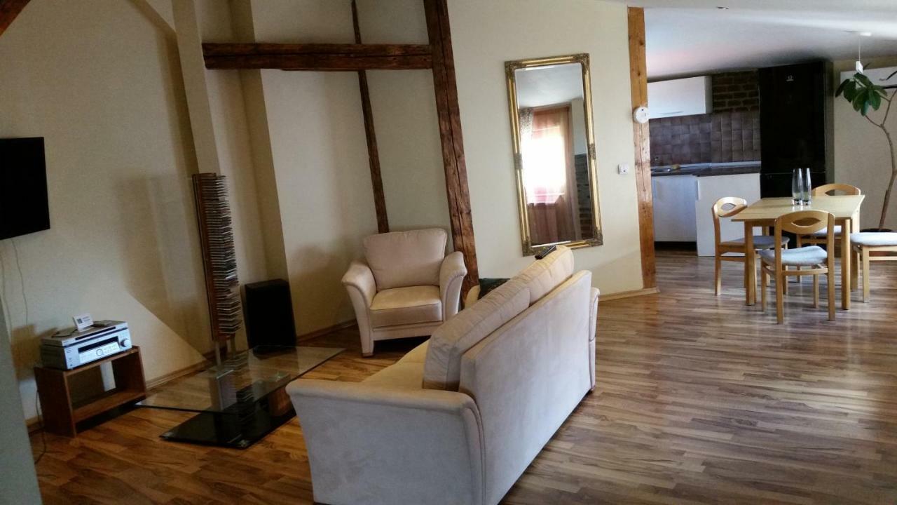 Апартаменти Apartament Central Орадя Екстер'єр фото